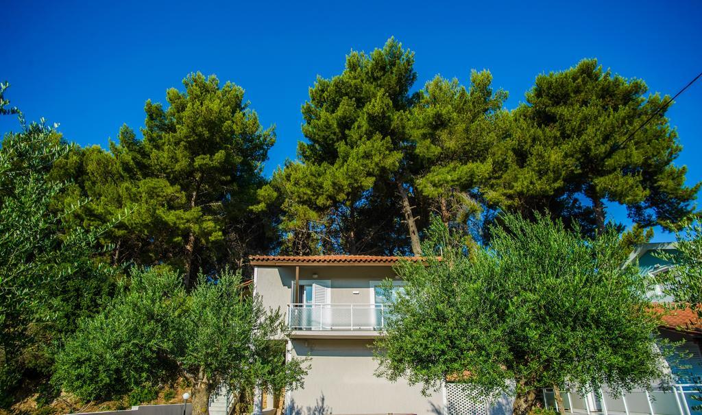 Malibu Studios & Apartments Lászi Kültér fotó