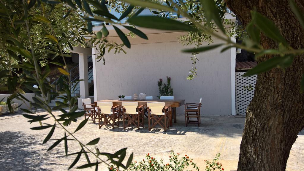 Malibu Studios & Apartments Lászi Kültér fotó
